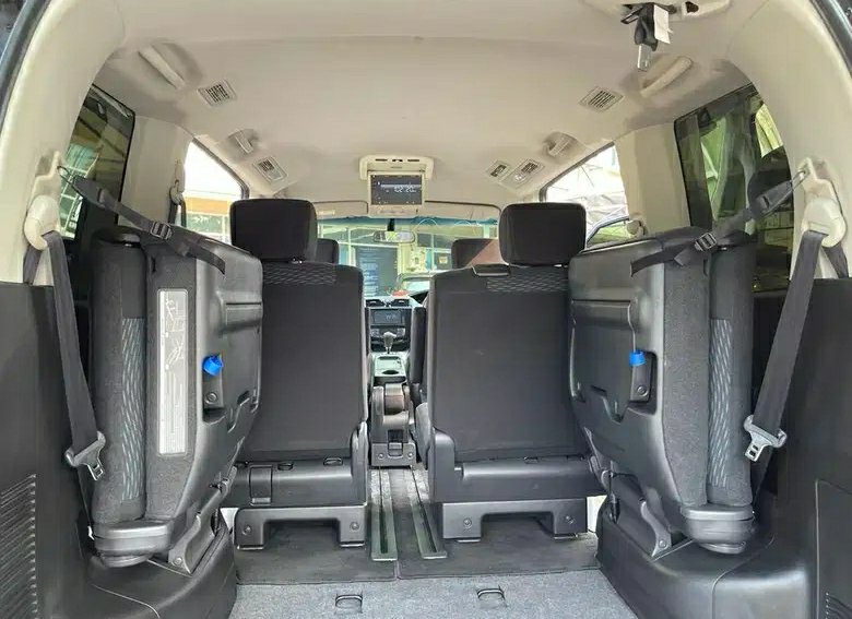 nissan serena 2.0X At bensin 2017