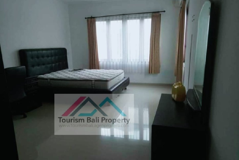 MURAH/ rumah modern minimalis di kawasan Renon Denpasar Bali 