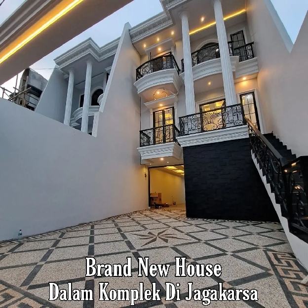 Brand New House Design Classic Di Dalam Komplek Elit / Komplek Dpr Jagakarsa Jakarta Selatan