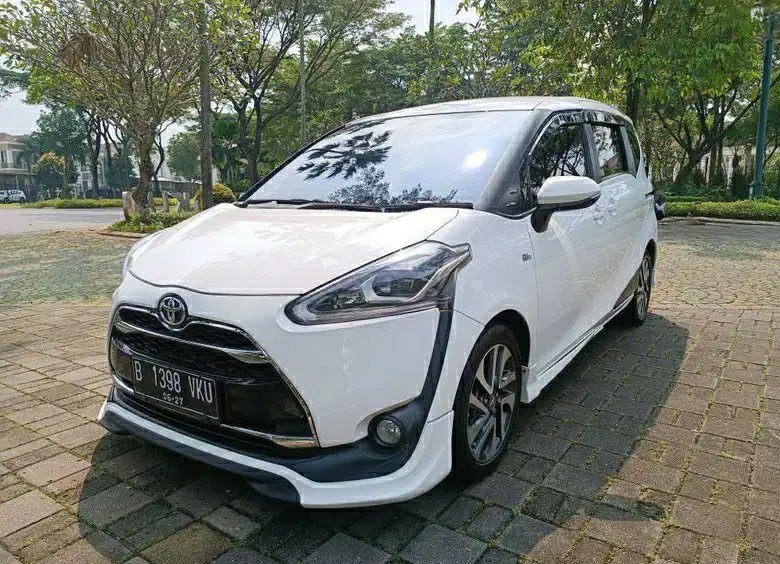 Toyota Sienta 1.5q At Bensin