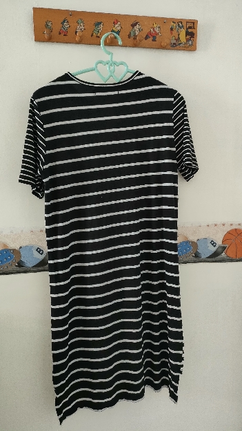 DRESS PANJANG GARIS HITAM PUTIH