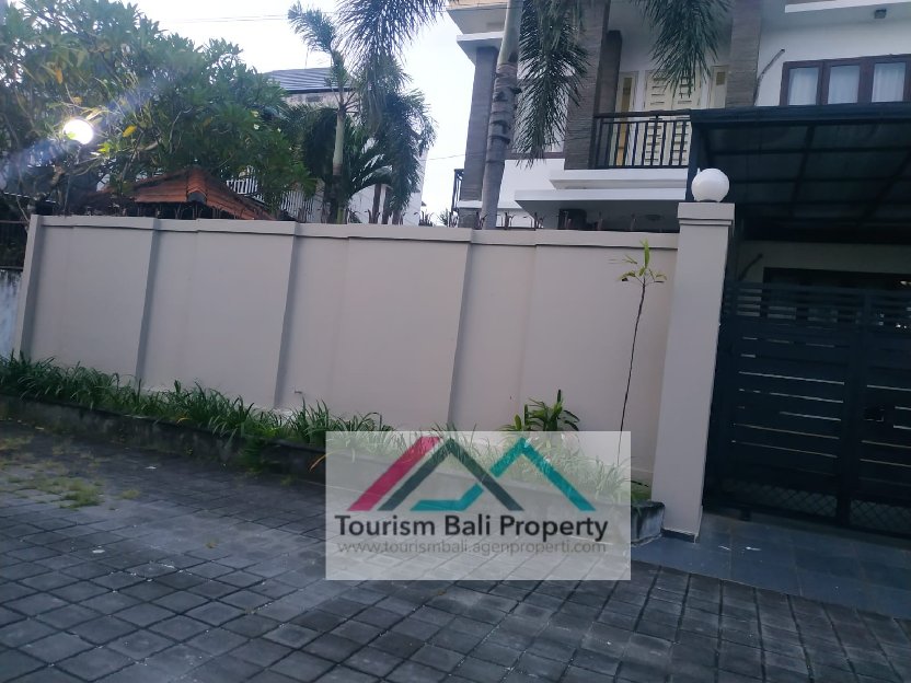 MURAH/ rumah modern minimalis di kawasan Renon Denpasar Bali 