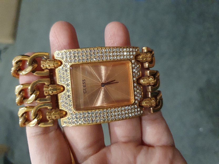 Guess gold