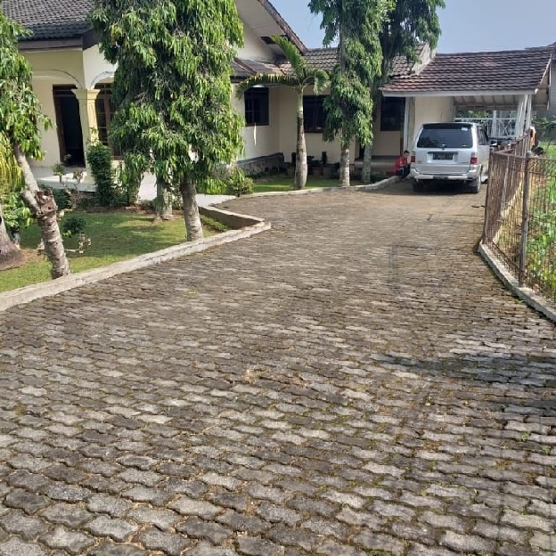 Vila cisarua puncak bogor