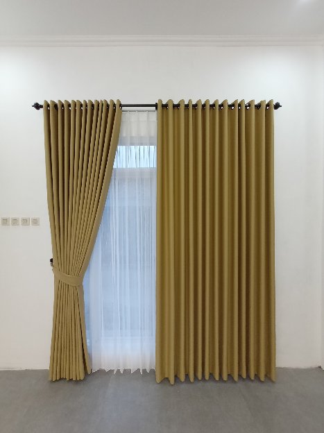 Gorden Custom Blackout/Plos