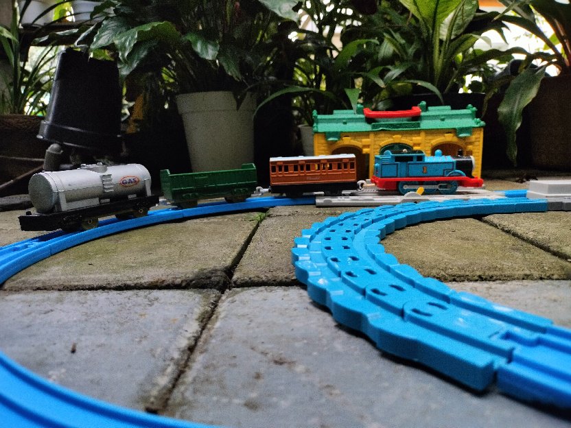 set kereta tomas