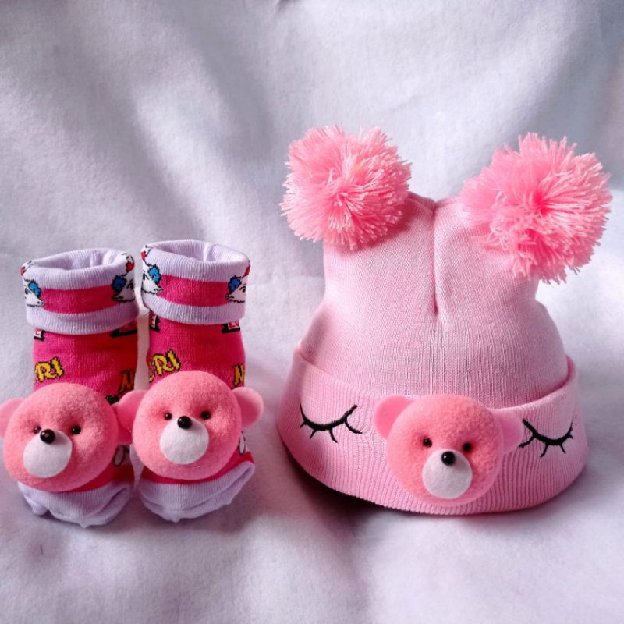 set kupluk + kaos kaki bayi lucu dan unik