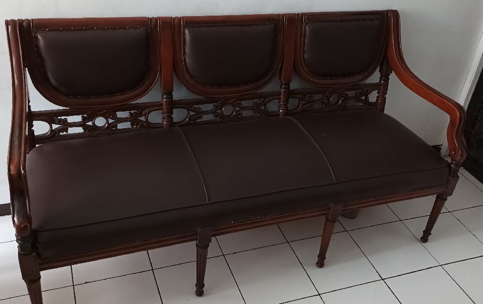 (Barang Langka, Cuci Gudang) Kursi Jati Kondisi Bagus Gratis Meja Kaca 