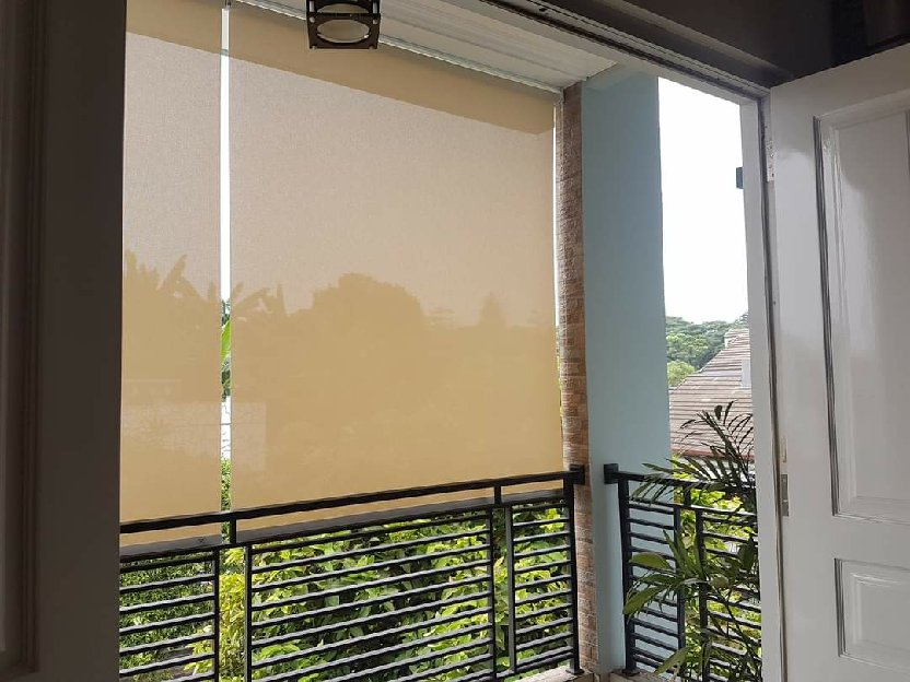 Roller Blinds Tirai Kantor Dan Gedung