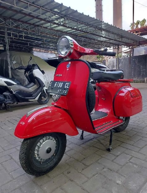Vespa tahun 1978 mulus