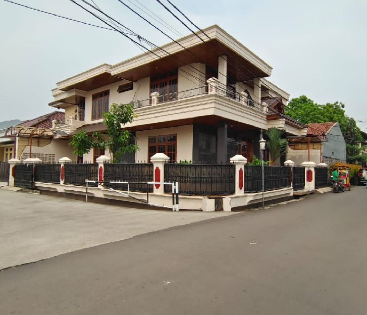 Rumah Hook Kokoh 2,5 Lt Luas Strategis Murah Dlm Perumahan Dkt Ke Tol Jatiwarna Bekasi Kota