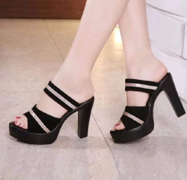 Sendal Pesta Cantikkecekerentinggi 7 Cmkualitas Primaukuran : 36- 41harga : 195 Ribu#Silahkan Di Lih