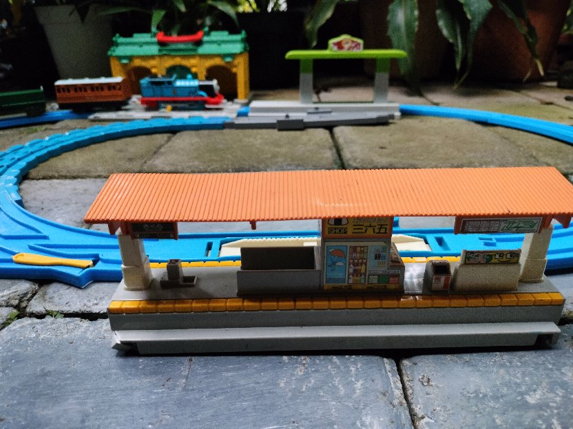 set kereta tomas