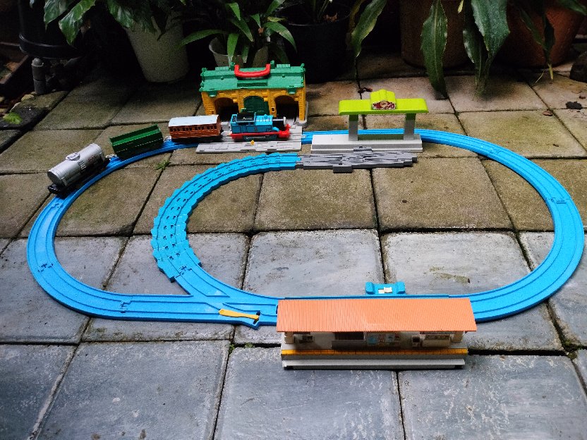 set kereta tomas