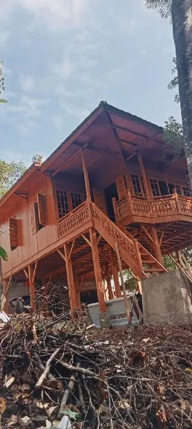 Wahyu Rumah Kayu