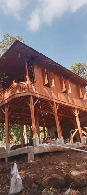 Wahyu Rumah Kayu