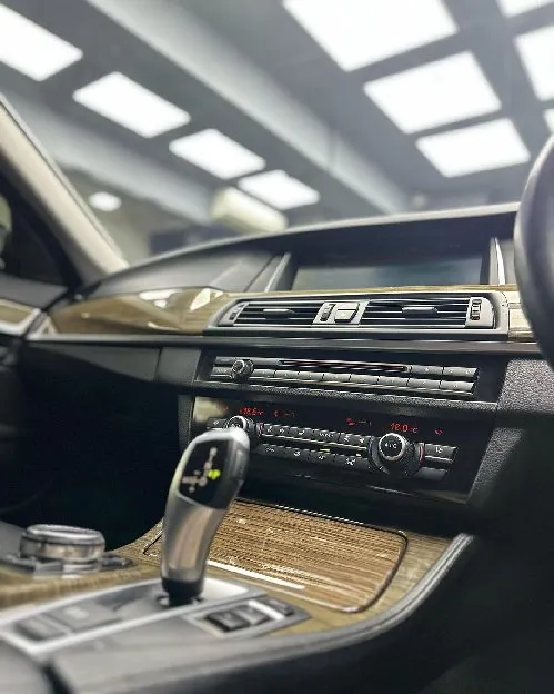 BMW 520i / F10  2.0  Facelift 2014 Putih