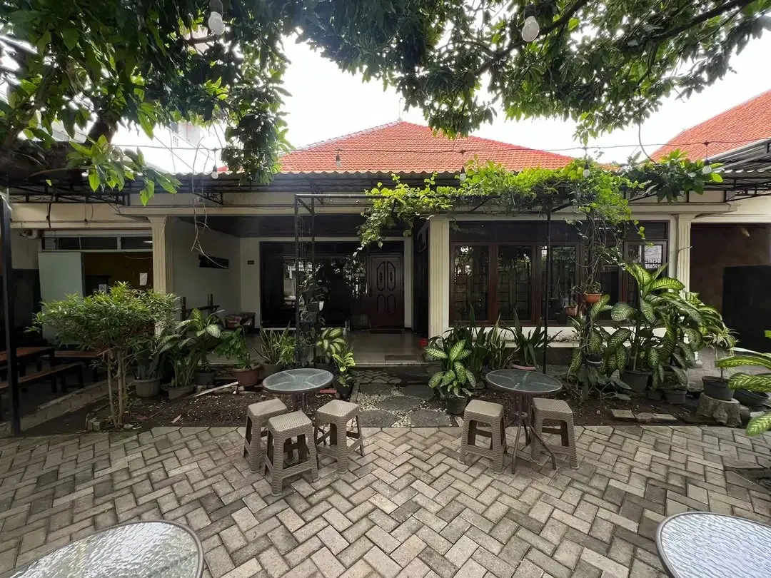Rumah Cocok Untuk Tempat Usahai di Jalan RA Kartini Surabaya