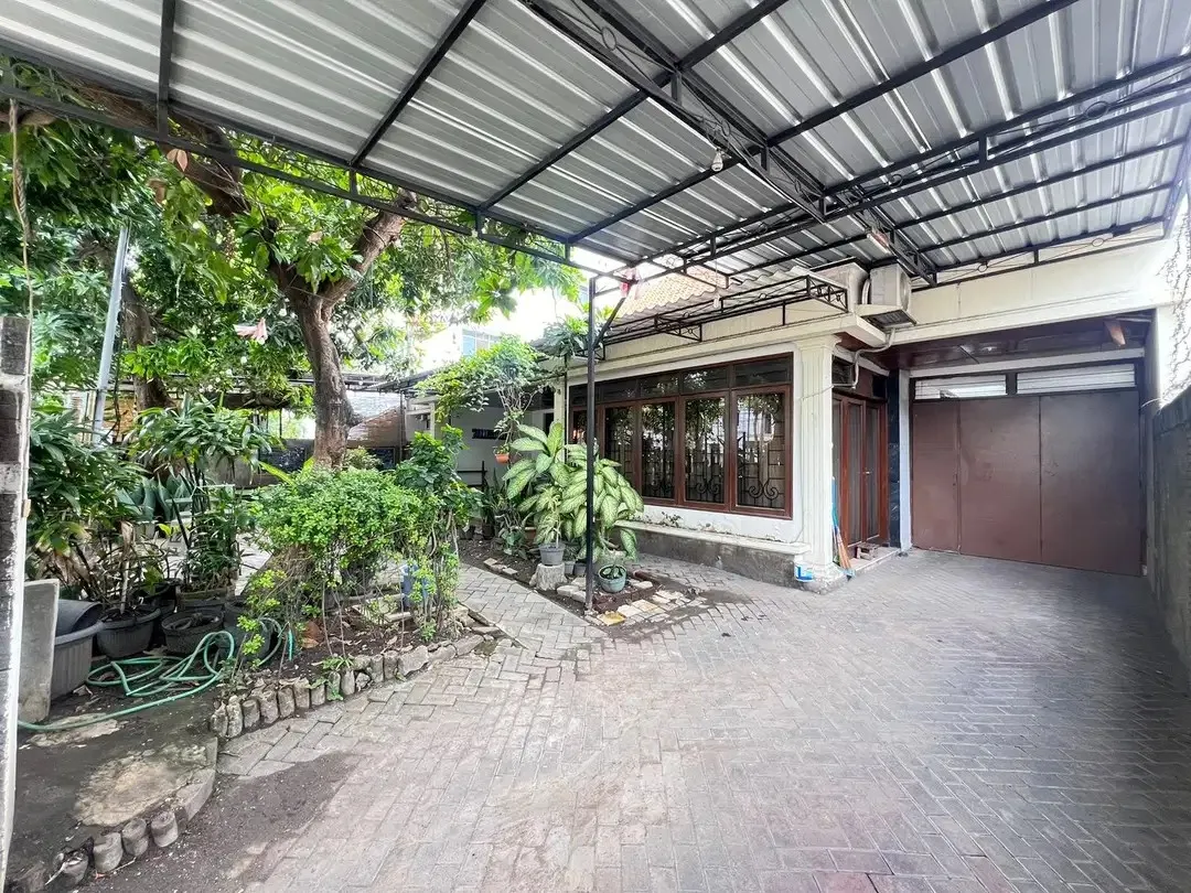 Rumah Cocok Untuk Tempat Usahai di Jalan RA Kartini Surabaya