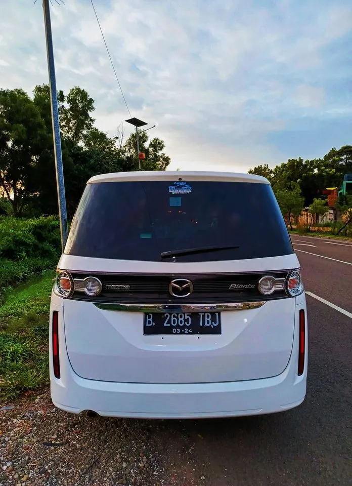 2012 Mazda biante 2.0 matic
