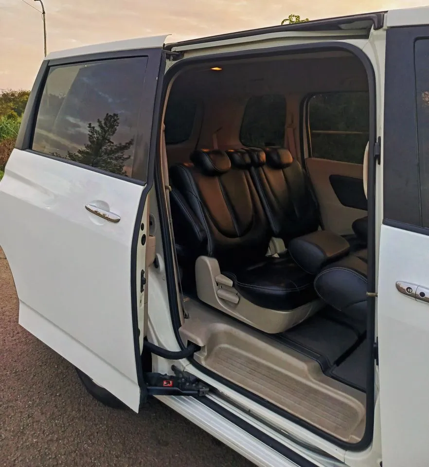 2012 Mazda biante 2.0 matic