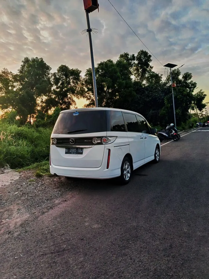 2012 Mazda biante 2.0 matic
