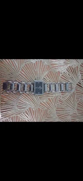 jam tangan wanita quart accent ond design