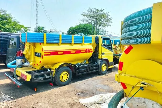 Sedot WC Cluster LA Galaxy