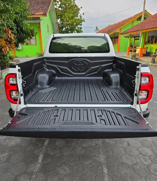 hilux double cabin v 4x4