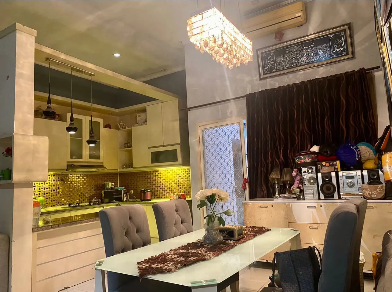 Jual Rumah Kawasan Darmo Jalan Satelit Timur Surabaya