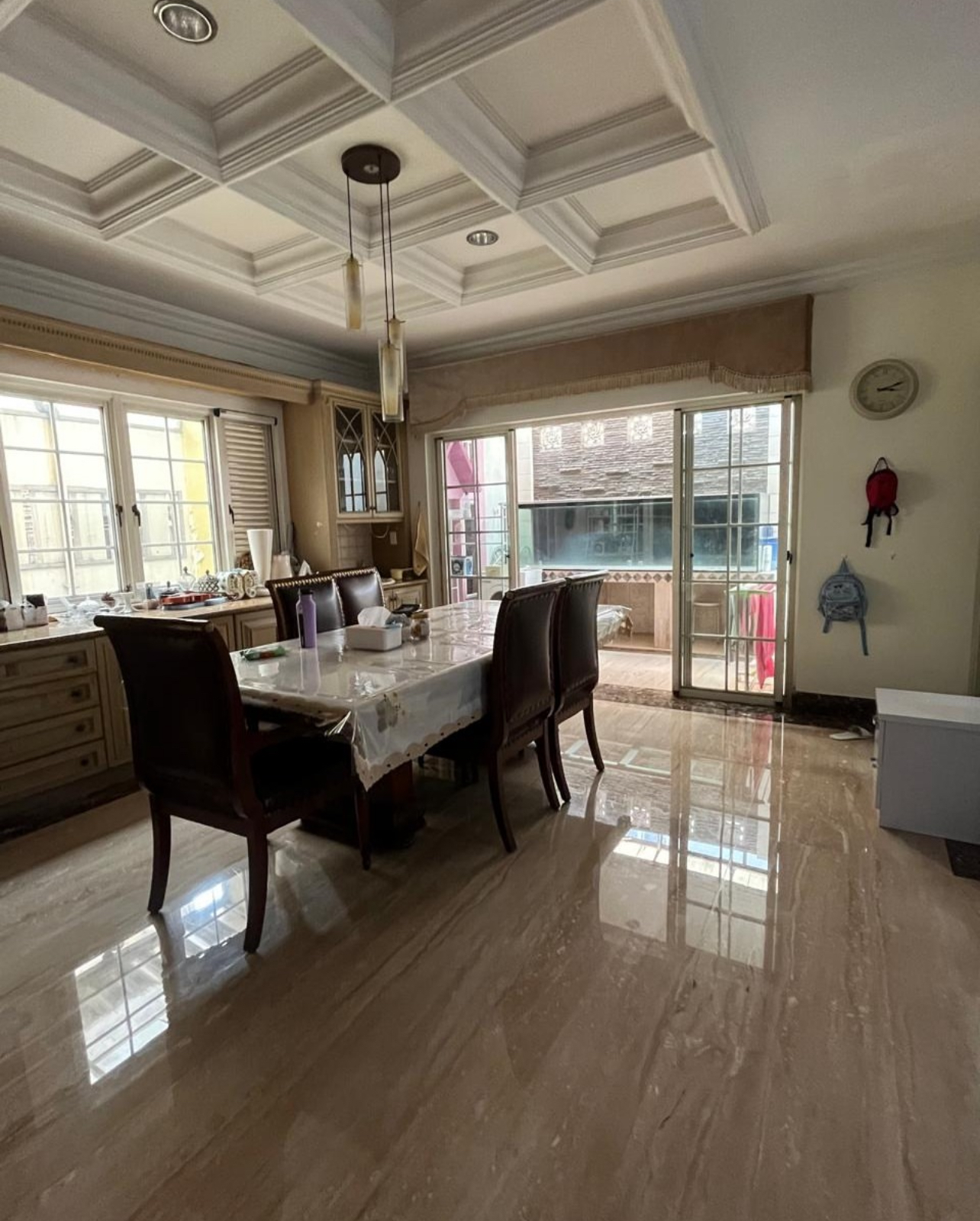 Jual Rumah Luas 2 Lantai di Taman Beverly Golf Tangerang Shm