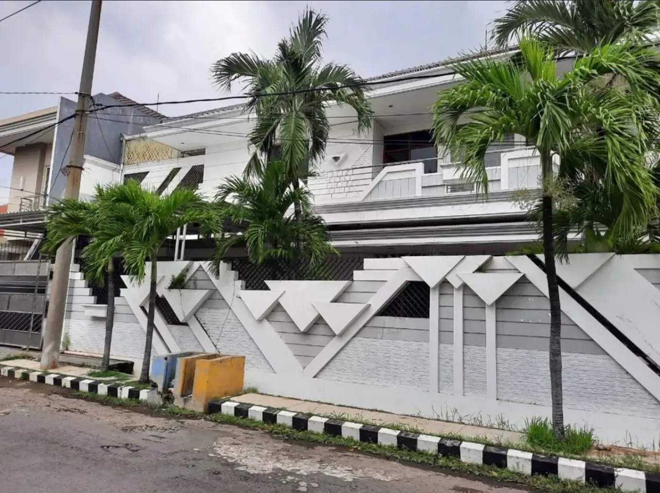 Jual Rumah Mewah Surabaya Shm Kawasan Dharmahusada Indah Utara