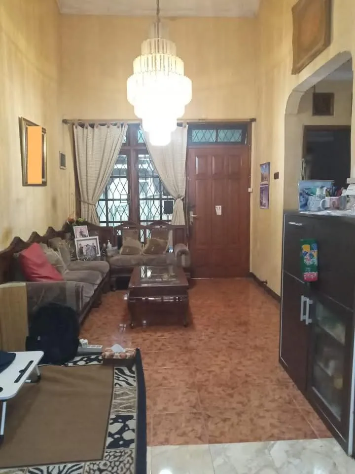 Hunian second 3 lantai layak huni di pondok bambu jakarta timur