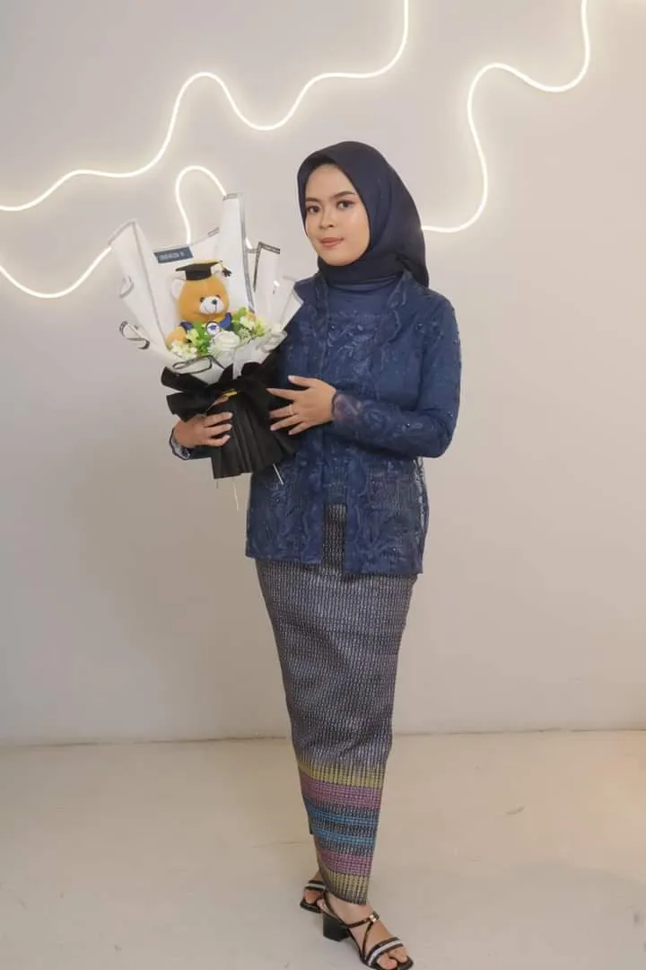 Terbaru, Baju Kebaya Modern Wisuda, Kemben, Kebaya Tunangan, Balikpapan, NENG LINA KEBAYA