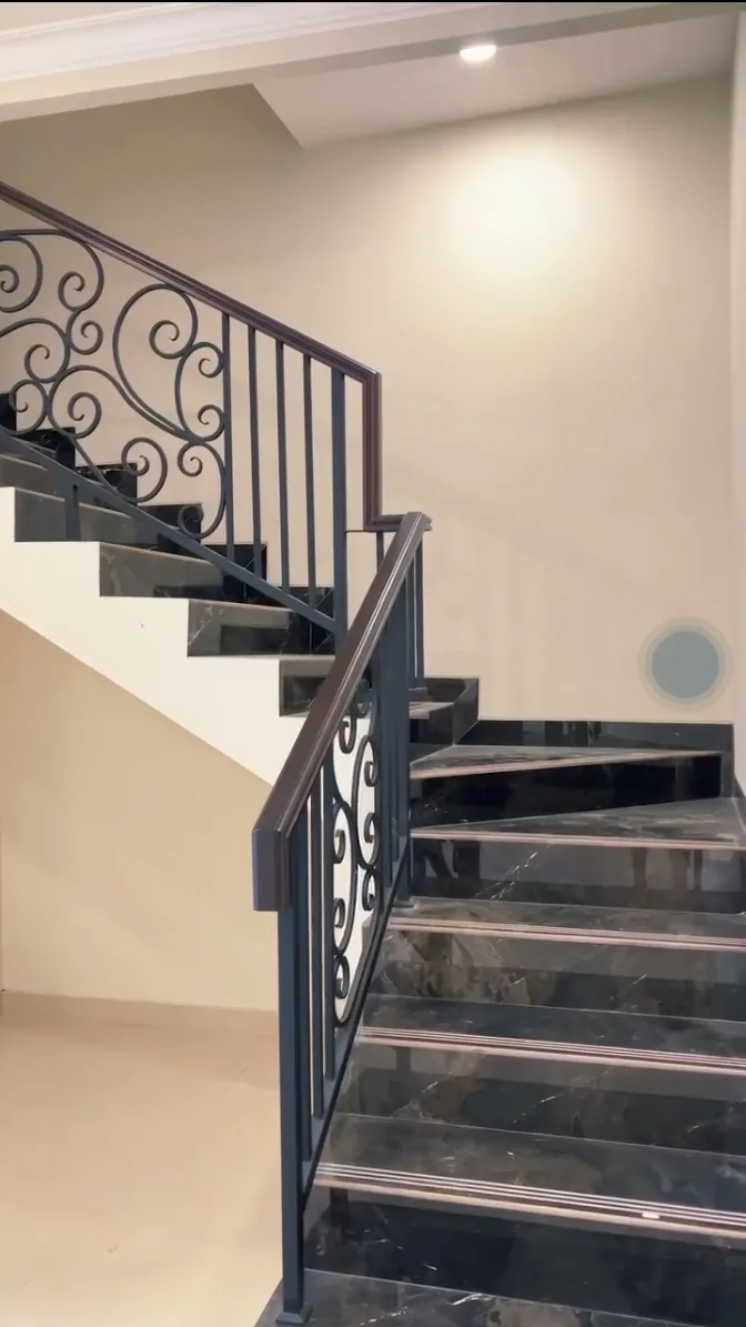 Rumah baru model classic di duren sawit jakarta timur