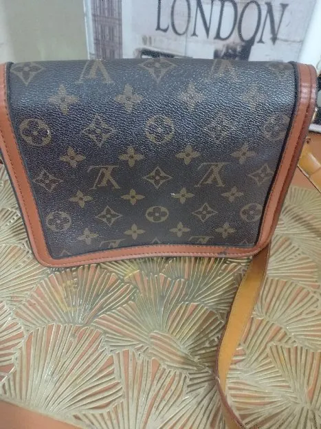 tas Louis Vuitton