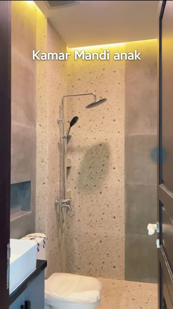 Rumah baru model classic di duren sawit jakarta timur