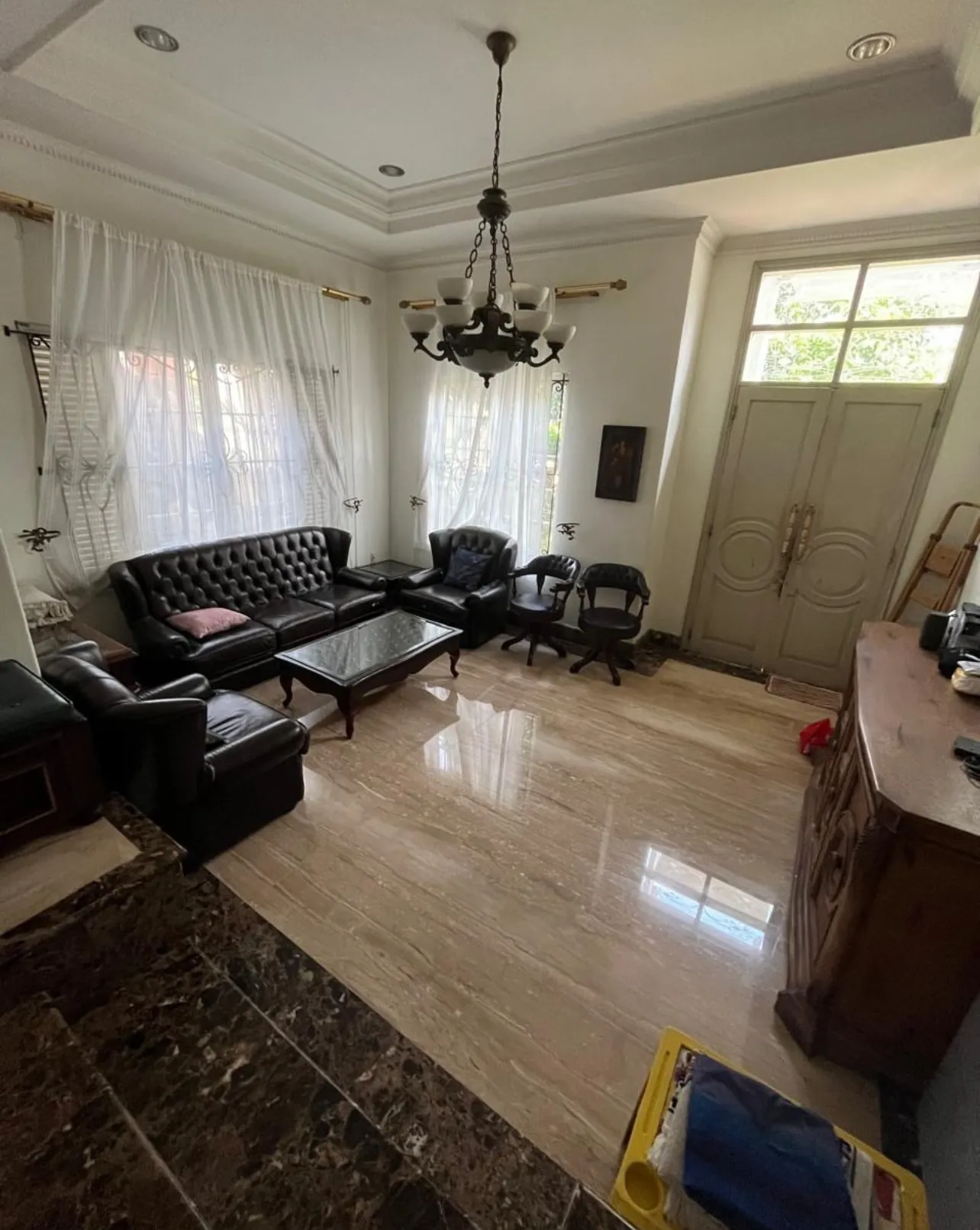 Jual Rumah Luas 2 Lantai di Taman Beverly Golf Tangerang Shm