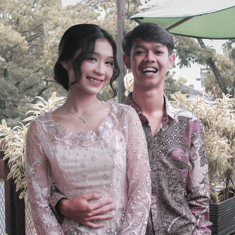 Pilihan Anak Muda, Kebaya Tunangan, Kebaya Wisuda, Rok Songket, Nusa Tenggara Barat, NENG LINA KEBAYA