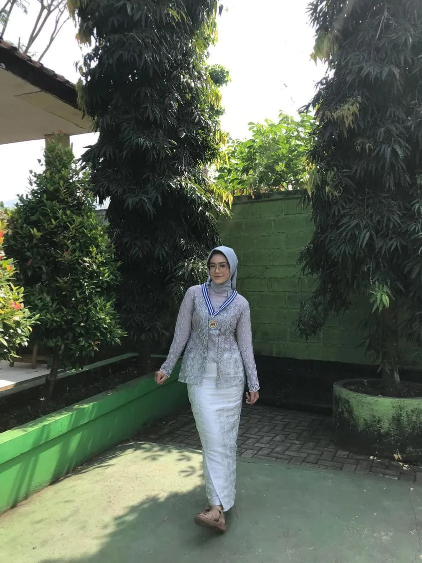 TERBARU, Agen Kebaya Modern Wisuda, Manset, Lamaran, Tabalong, NENG LINA KEBAYA