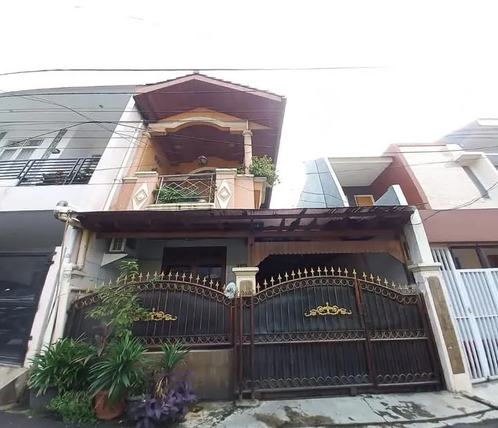 Hunian second 3 lantai layak huni di pondok bambu jakarta timur