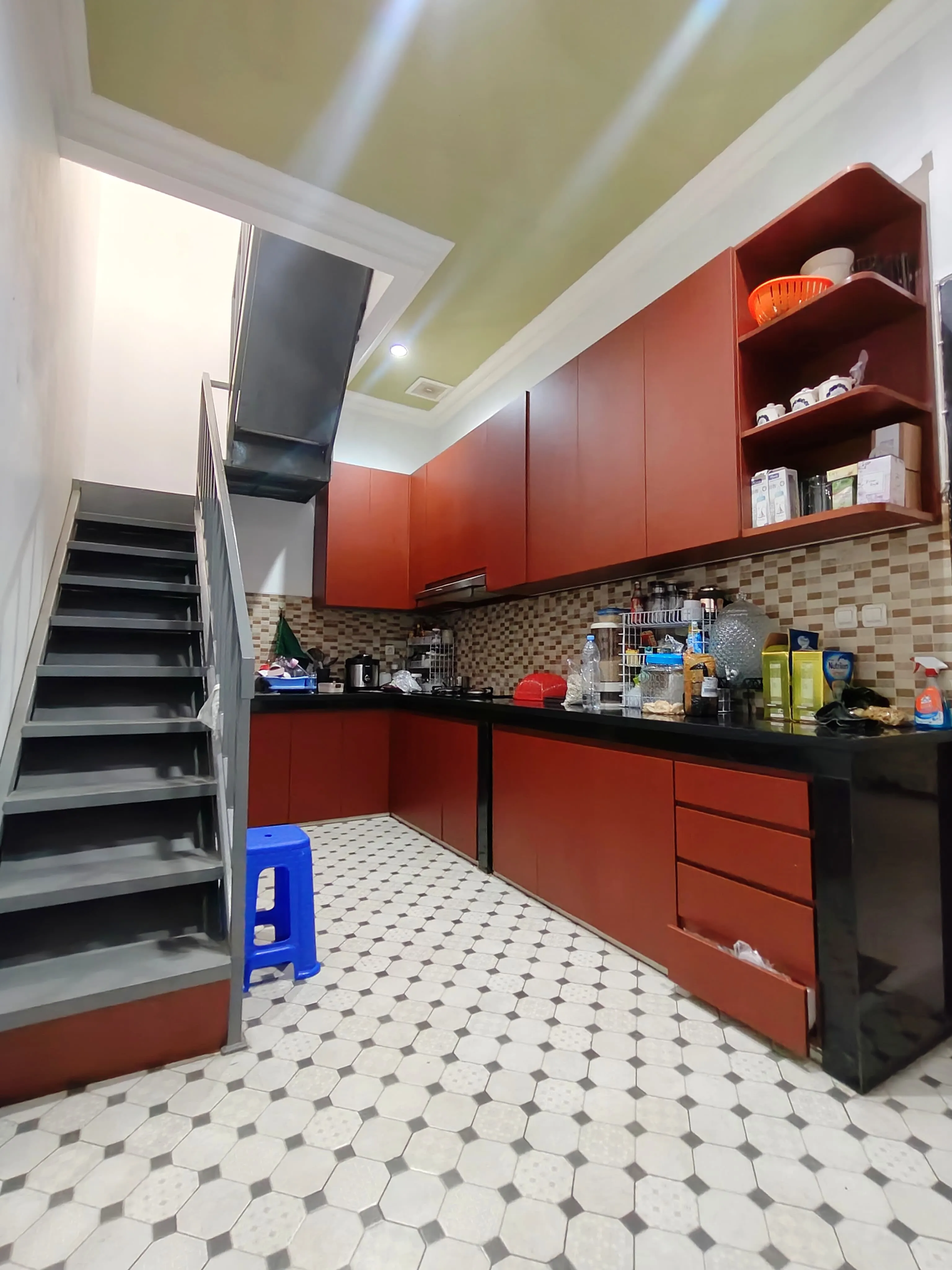 Rumah full furnish 2 lantai siap huni di komplek duren sawit jakarta