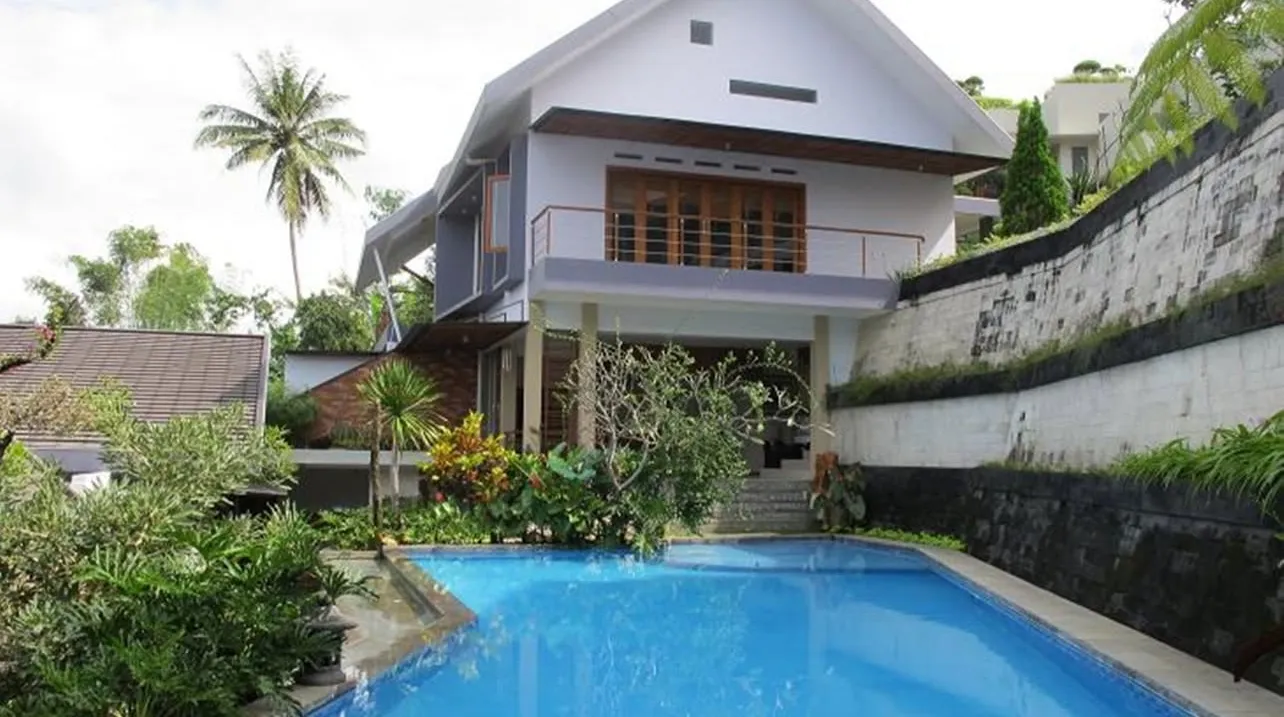 Dijual Rumah Mewah di Perum Villa Tidar Indah Kota Malang