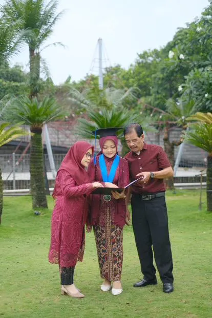 Diskon, Kebaya Modern WIsuda, Wisuda Kuliah, Kutubaru Lamaran, Kondangan, Bangka Belitung, NENG LINA KEBAYA