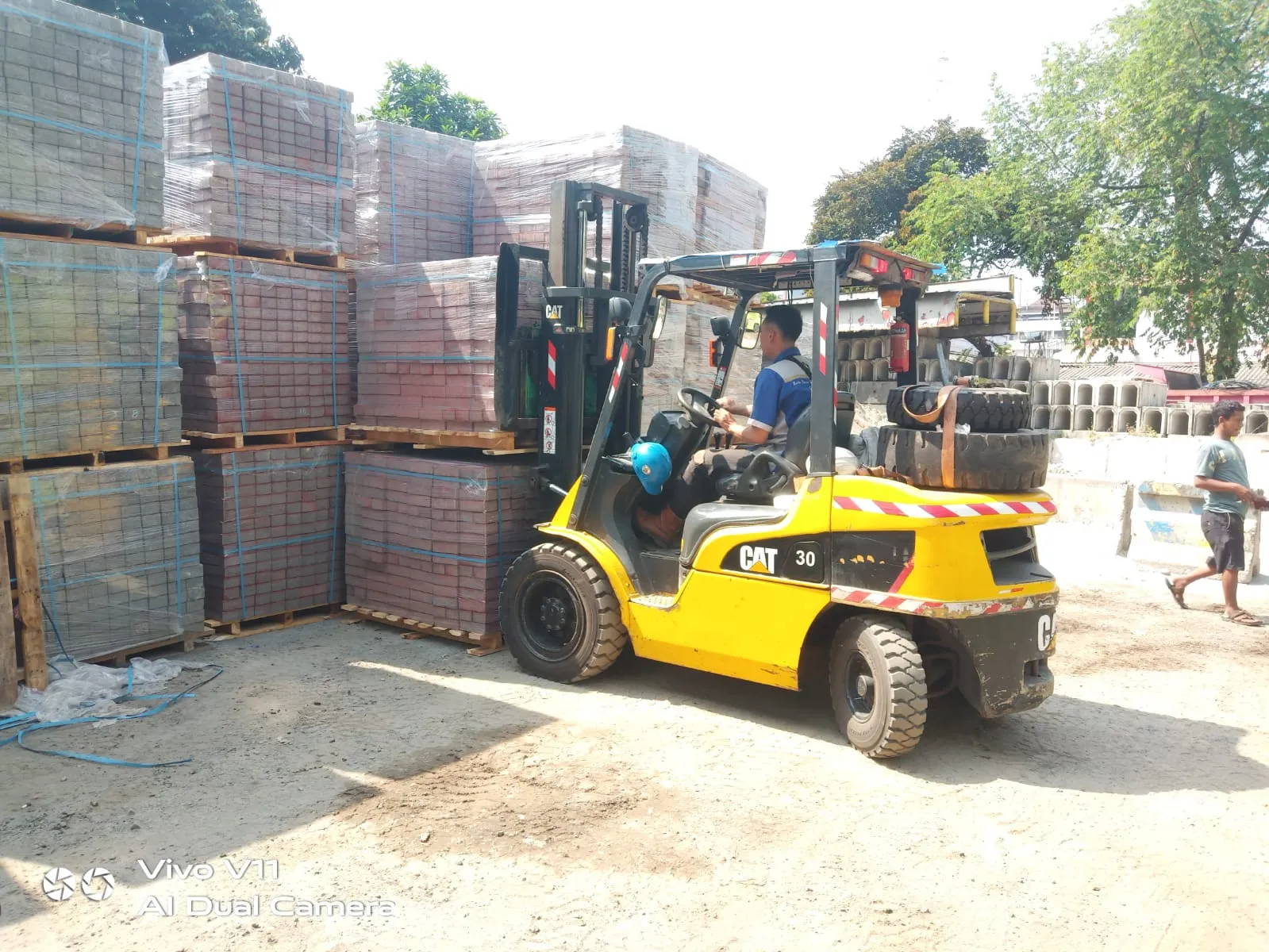 Inovatif - Jasa Sewa Rental Forklift Kuningan, Tebet Di Jakarta Selatan Termurah