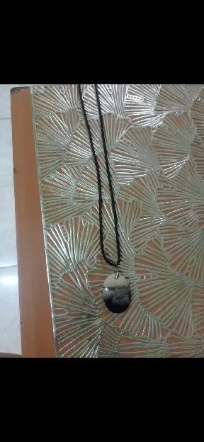 liontin batu