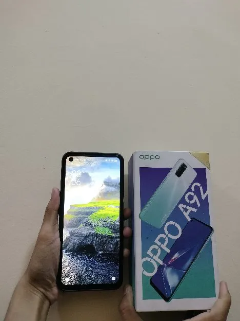 Oppo A92