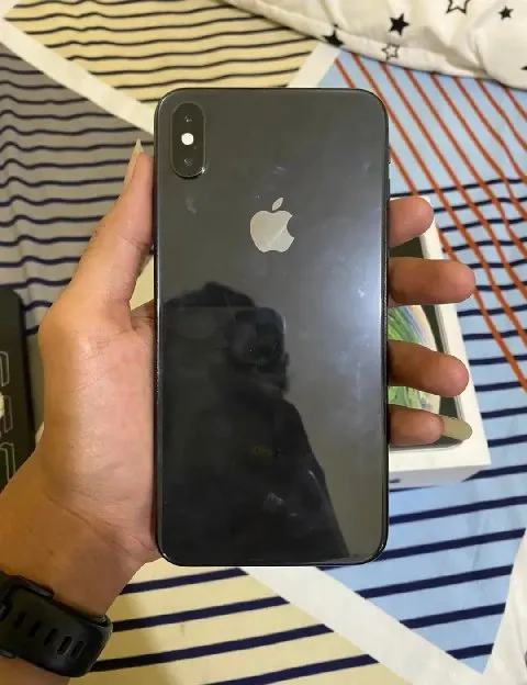 iPhone xs max 64GB INTER