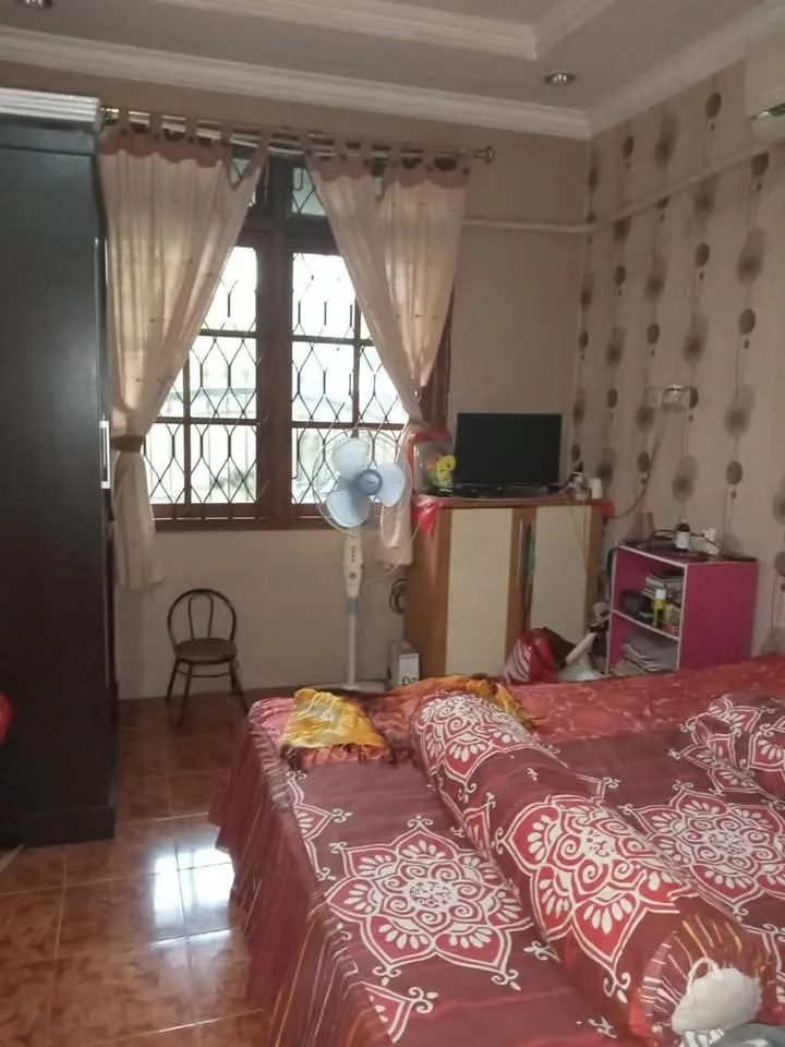 Hunian second 3 lantai layak huni di pondok bambu jakarta timur