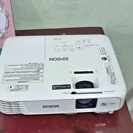 Sewa Proyektor Untuk Acara Pameran Startup Kreatif